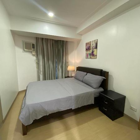 Snugglepod Condotel - Grand Riviera Suites, Us Embassy Manila, Roxas Blvd Exterior photo