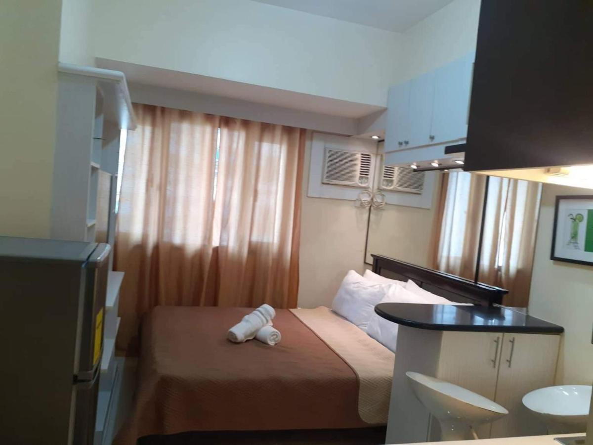 Snugglepod Condotel - Grand Riviera Suites, Us Embassy Manila, Roxas Blvd Exterior photo