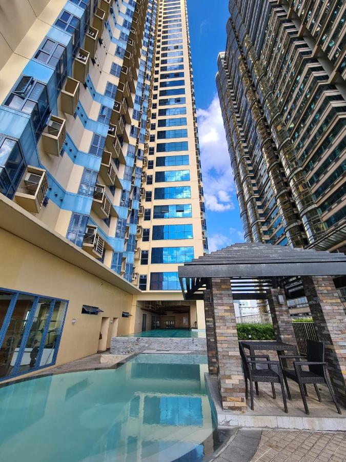 Snugglepod Condotel - Grand Riviera Suites, Us Embassy Manila, Roxas Blvd Exterior photo