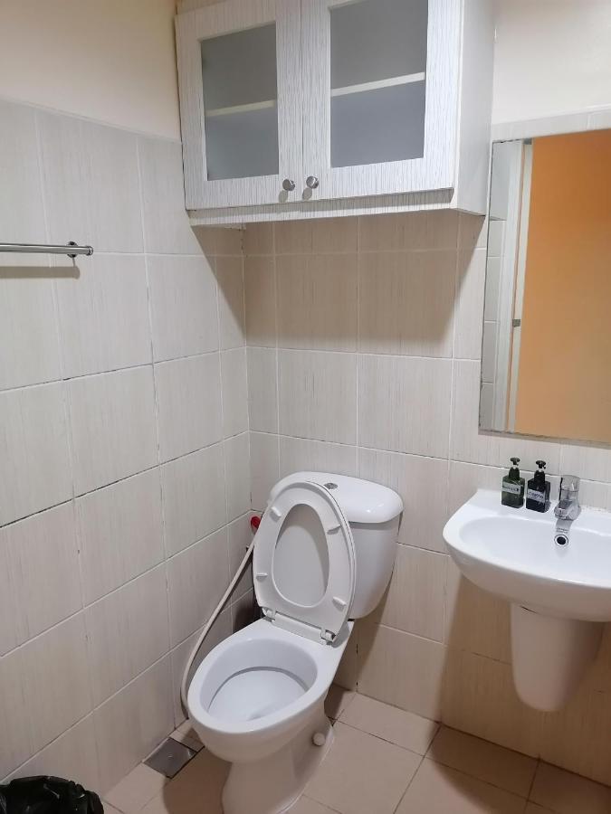 Snugglepod Condotel - Grand Riviera Suites, Us Embassy Manila, Roxas Blvd Exterior photo