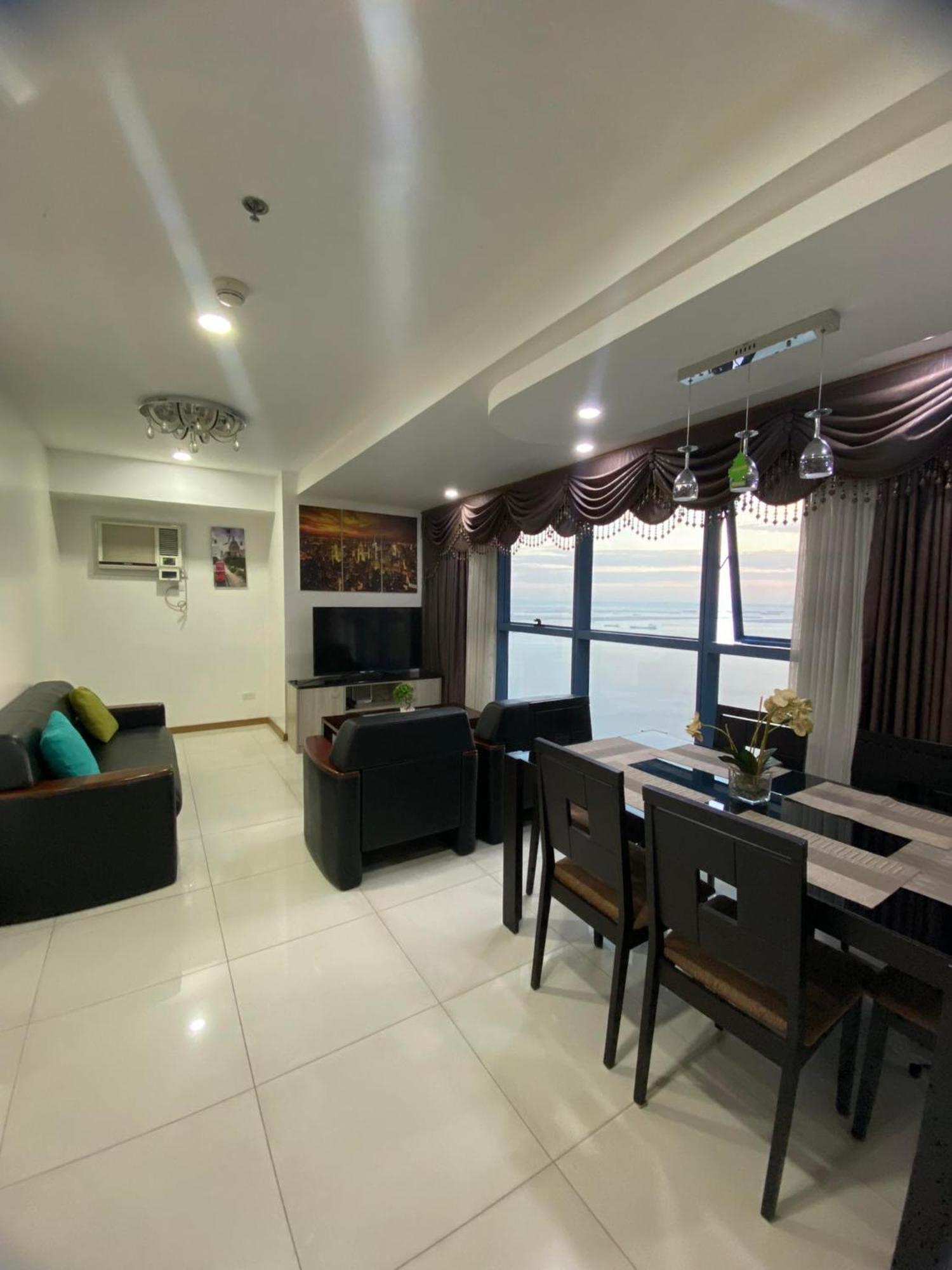 Snugglepod Condotel - Grand Riviera Suites, Us Embassy Manila, Roxas Blvd Exterior photo