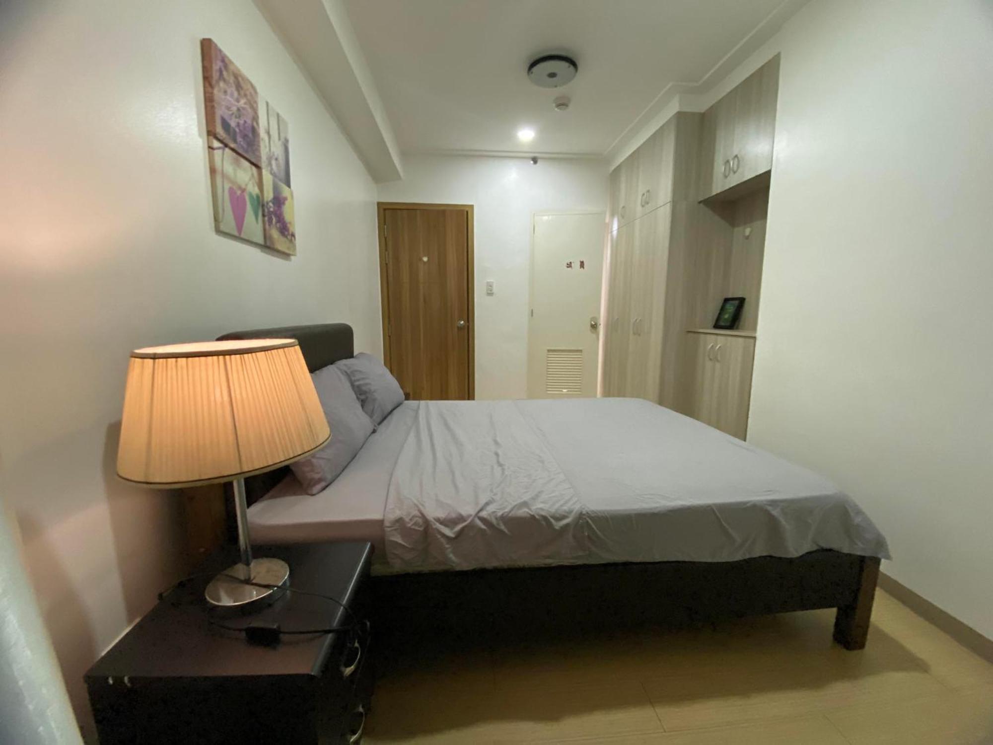 Snugglepod Condotel - Grand Riviera Suites, Us Embassy Manila, Roxas Blvd Exterior photo