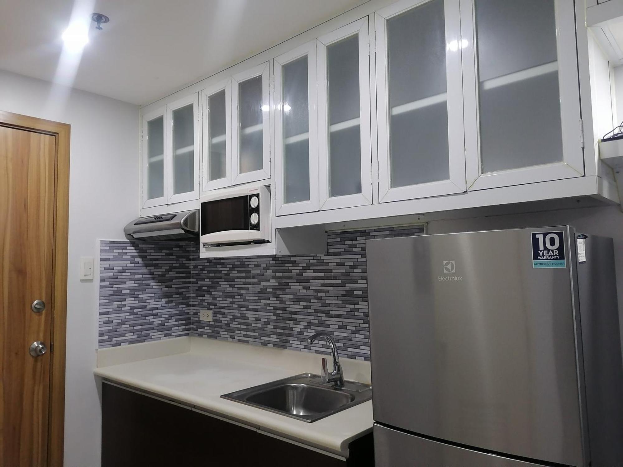 Snugglepod Condotel - Grand Riviera Suites, Us Embassy Manila, Roxas Blvd Exterior photo