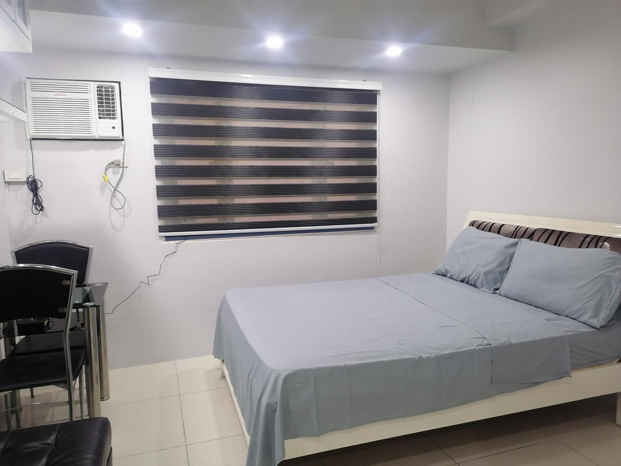 Snugglepod Condotel - Grand Riviera Suites, Us Embassy Manila, Roxas Blvd Exterior photo