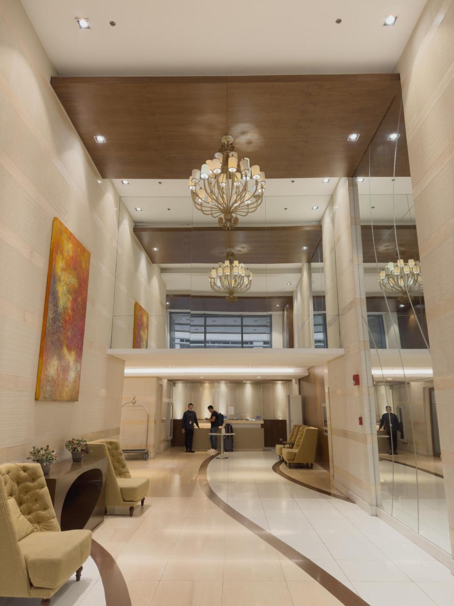 Snugglepod Condotel - Grand Riviera Suites, Us Embassy Manila, Roxas Blvd Exterior photo