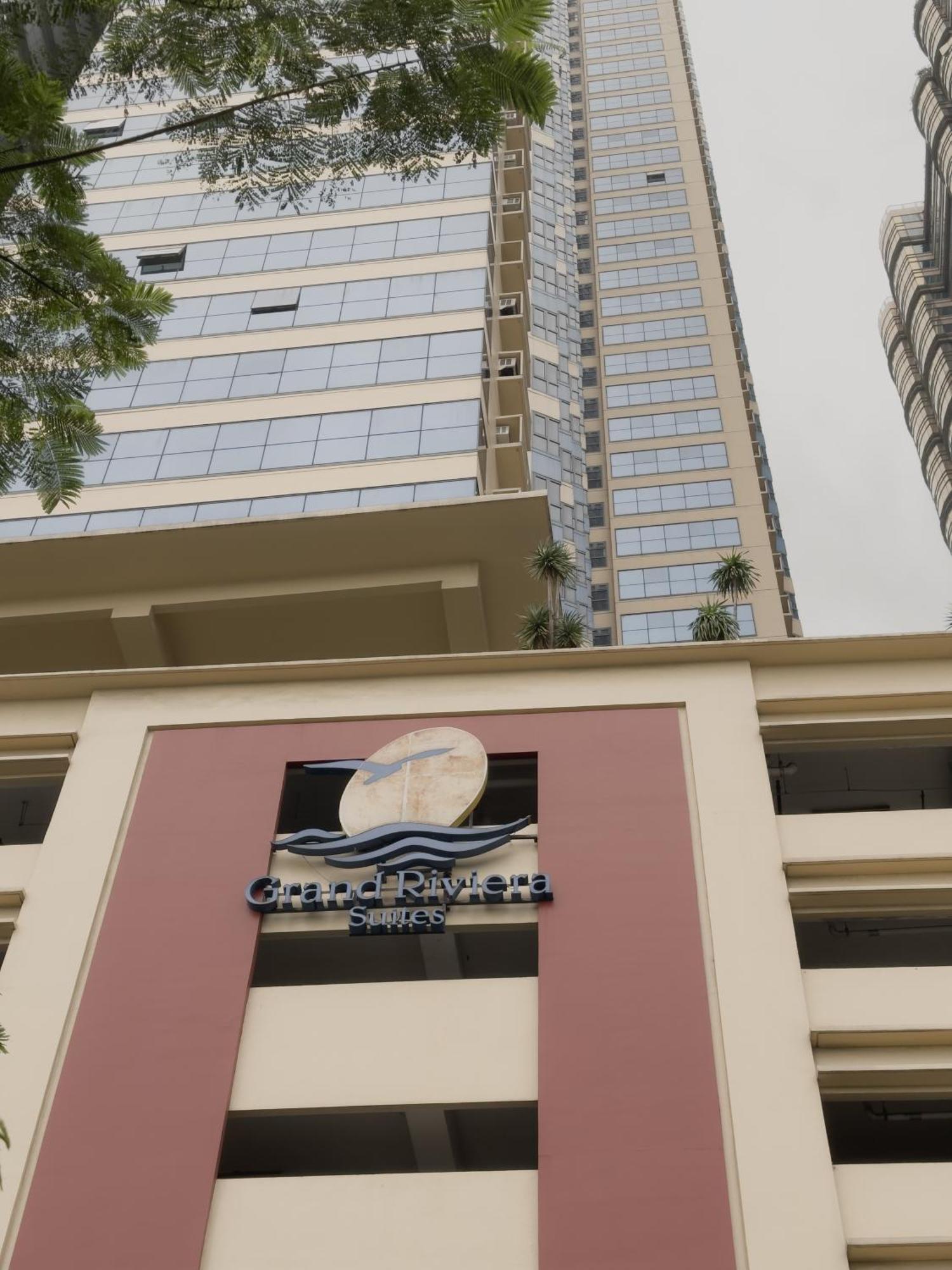 Snugglepod Condotel - Grand Riviera Suites, Us Embassy Manila, Roxas Blvd Exterior photo