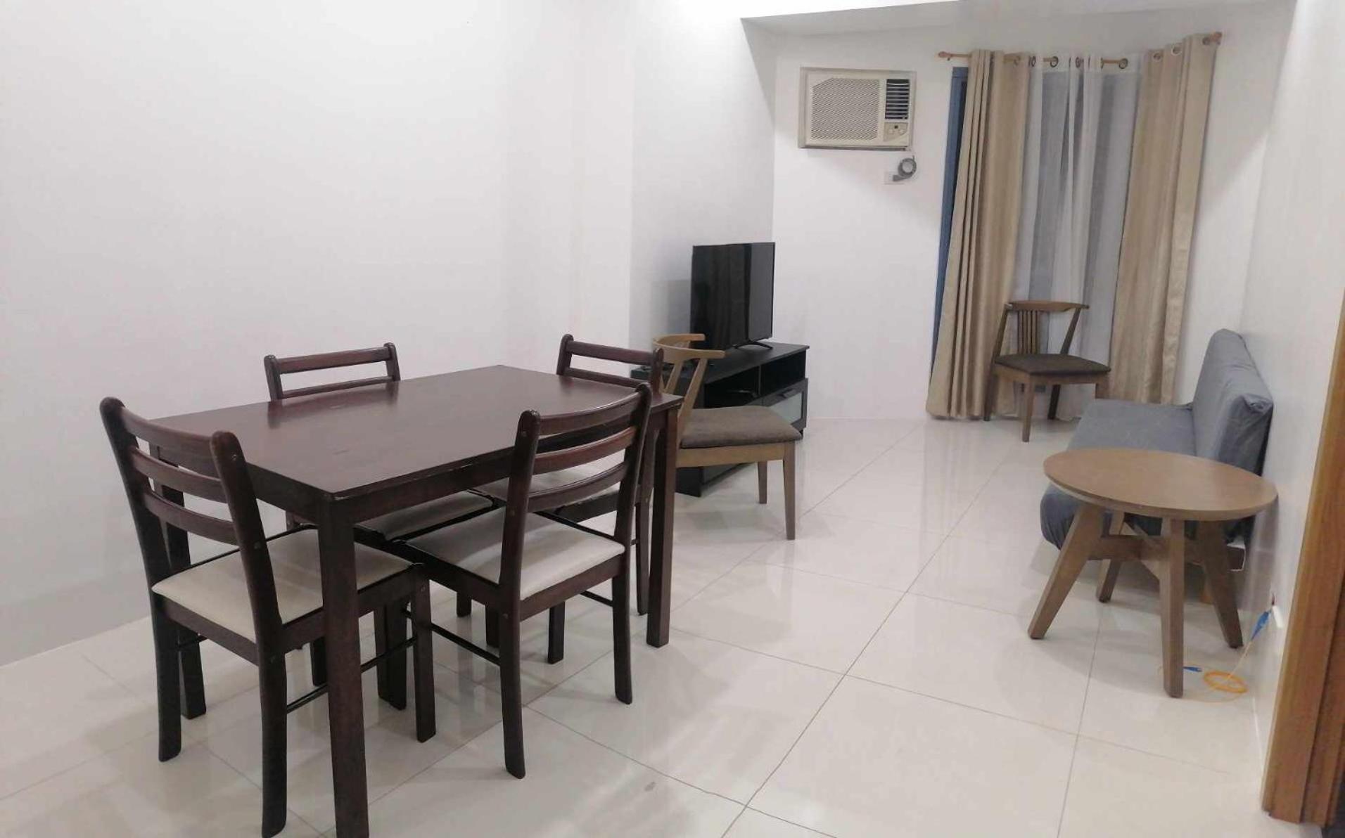 Snugglepod Condotel - Grand Riviera Suites, Us Embassy Manila, Roxas Blvd Exterior photo